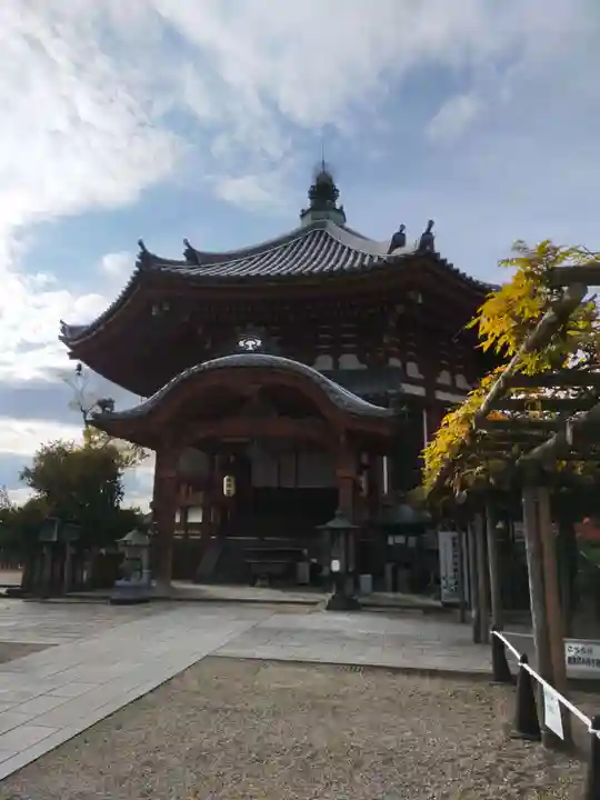 興福寺の本殿・本堂