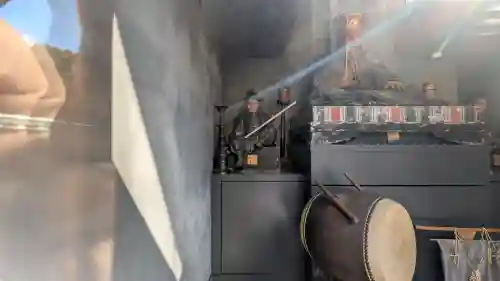 増上寺塔頭 三縁山 宝珠院の{uncategorized: "未分類", other: "その他", undefined: "問題あり", building: "その他建物", grave: "お墓", sacred_gate: "鳥居", guardian: "狛犬", statue: "像", buddha: "仏像", history: "歴史", nature: "自然", garden: "庭園", animal: "動物", pagoda: "塔", temizu: "手水舎", mountain_gate: "山門・神門", sanctuary: "本殿・本堂", subordinate: "末社・摂社", art: "芸術", scenery: "景色", jizo: "地蔵", ema: "絵馬", goshuin: "御朱印", omikuji: "おみくじ", items: "授与品その他", amulet: "お守り", goshuincho: "御朱印帳", eats: "食事", festival: "お祭り", votive_dance: "神楽", shichigosan: "七五三参", wedding: "結婚式", experience: "体験その他", initially: "初詣", around: "周辺", anti_infection: "感染症対策"}