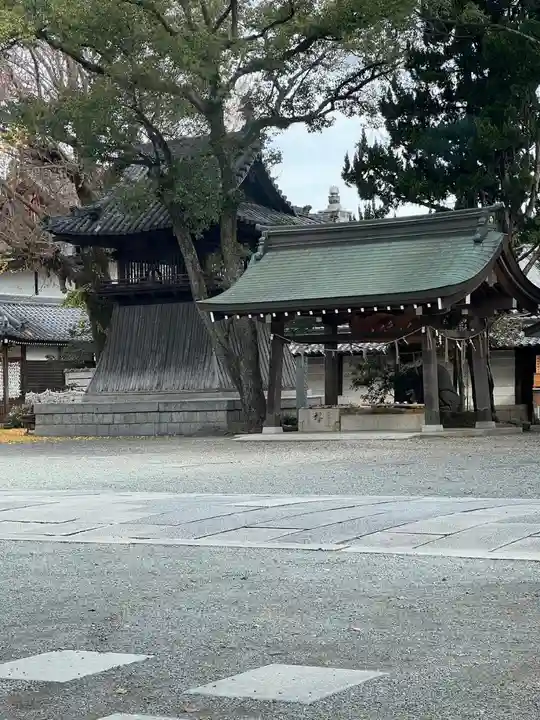 魚吹八幡神社の手水舎