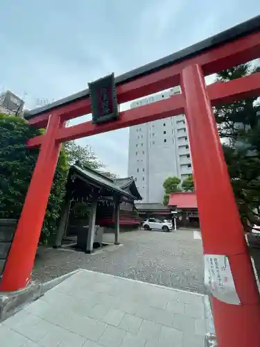 羽衣町厳島神社（関内厳島神社・横浜弁天）の{uncategorized: "未分類", other: "その他", undefined: "問題あり", building: "その他建物", grave: "お墓", sacred_gate: "鳥居", guardian: "狛犬", statue: "像", buddha: "仏像", history: "歴史", nature: "自然", garden: "庭園", animal: "動物", pagoda: "塔", temizu: "手水舎", mountain_gate: "山門・神門", sanctuary: "本殿・本堂", subordinate: "末社・摂社", art: "芸術", scenery: "景色", jizo: "地蔵", ema: "絵馬", goshuin: "御朱印", omikuji: "おみくじ", items: "授与品その他", amulet: "お守り", goshuincho: "御朱印帳", eats: "食事", festival: "お祭り", votive_dance: "神楽", shichigosan: "七五三参", wedding: "結婚式", experience: "体験その他", initially: "初詣", around: "周辺", anti_infection: "感染症対策"}