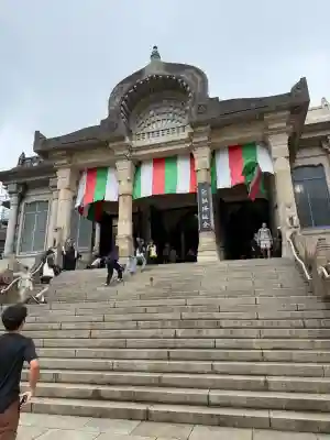 築地本願寺（本願寺築地別院）の{uncategorized: "未分類", other: "その他", undefined: "問題あり", building: "その他建物", grave: "お墓", sacred_gate: "鳥居", guardian: "狛犬", statue: "像", buddha: "仏像", history: "歴史", nature: "自然", garden: "庭園", animal: "動物", pagoda: "塔", temizu: "手水舎", mountain_gate: "山門・神門", sanctuary: "本殿・本堂", subordinate: "末社・摂社", art: "芸術", scenery: "景色", jizo: "地蔵", ema: "絵馬", goshuin: "御朱印", omikuji: "おみくじ", items: "授与品その他", amulet: "お守り", goshuincho: "御朱印帳", eats: "食事", festival: "お祭り", votive_dance: "神楽", shichigosan: "七五三参", wedding: "結婚式", experience: "体験その他", initially: "初詣", around: "周辺", anti_infection: "感染症対策"}