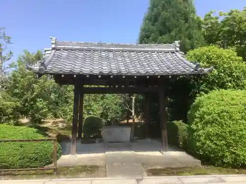 本誓院（曼陀羅寺塔頭）の手水舎