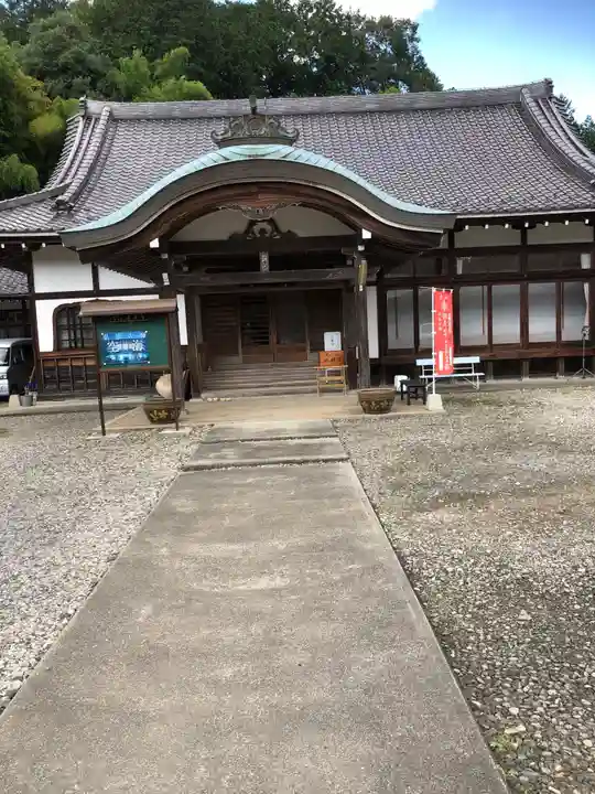 東海寺の本殿・本堂