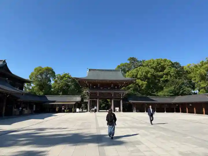 寒川神社の{uncategorized: "未分類", other: "その他", undefined: "問題あり", building: "その他建物", grave: "お墓", sacred_gate: "鳥居", guardian: "狛犬", statue: "像", buddha: "仏像", history: "歴史", nature: "自然", garden: "庭園", animal: "動物", pagoda: "塔", temizu: "手水舎", mountain_gate: "山門・神門", sanctuary: "本殿・本堂", subordinate: "末社・摂社", art: "芸術", scenery: "景色", jizo: "地蔵", ema: "絵馬", goshuin: "御朱印", omikuji: "おみくじ", items: "授与品その他", amulet: "お守り", goshuincho: "御朱印帳", eats: "食事", festival: "お祭り", votive_dance: "神楽", shichigosan: "七五三参", wedding: "結婚式", experience: "体験その他", initially: "初詣", around: "周辺", anti_infection: "感染症対策"}