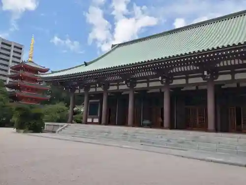 東長寺の本殿