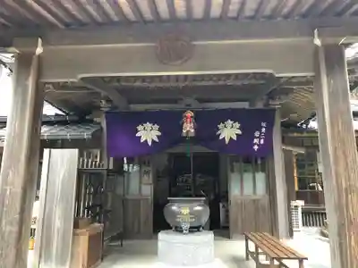 岩殿寺の本殿・本堂