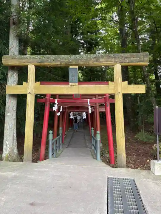 新屋山神社(山梨県)