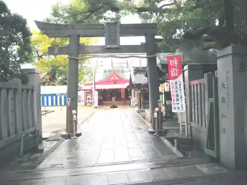 足の神様 服部天神宮の鳥居