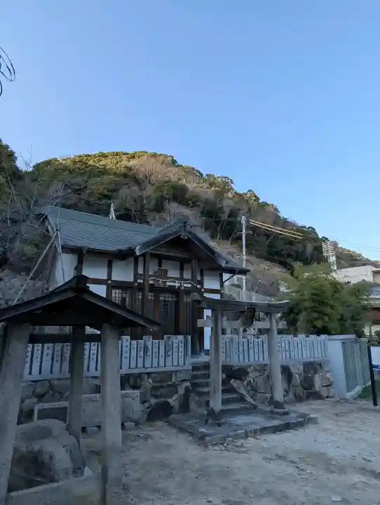 北野青龍神社/三森稲荷神社の{uncategorized: "未分類", other: "その他", undefined: "問題あり", building: "その他建物", grave: "お墓", sacred_gate: "鳥居", guardian: "狛犬", statue: "像", buddha: "仏像", history: "歴史", nature: "自然", garden: "庭園", animal: "動物", pagoda: "塔", temizu: "手水舎", mountain_gate: "山門・神門", sanctuary: "本殿・本堂", subordinate: "末社・摂社", art: "芸術", scenery: "景色", jizo: "地蔵", ema: "絵馬", goshuin: "御朱印", omikuji: "おみくじ", items: "授与品その他", amulet: "お守り", goshuincho: "御朱印帳", eats: "食事", festival: "お祭り", votive_dance: "神楽", shichigosan: "七五三参", wedding: "結婚式", experience: "体験その他", initially: "初詣", around: "周辺", anti_infection: "感染症対策"}