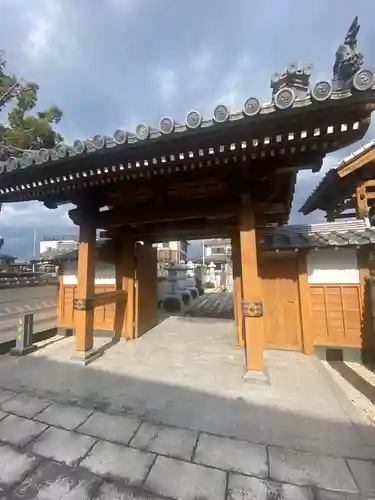 報身寺の山門