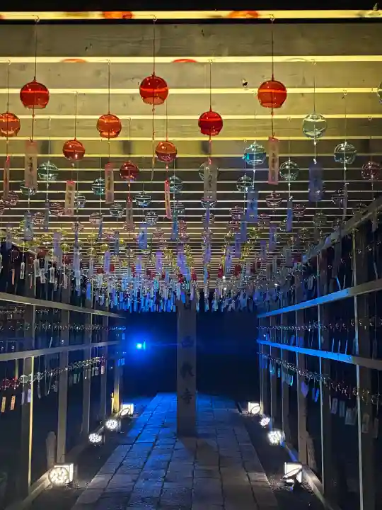 西教寺の{uncategorized: "未分類", other: "その他", undefined: "問題あり", building: "その他建物", grave: "お墓", sacred_gate: "鳥居", guardian: "狛犬", statue: "像", buddha: "仏像", history: "歴史", nature: "自然", garden: "庭園", animal: "動物", pagoda: "塔", temizu: "手水舎", mountain_gate: "山門・神門", sanctuary: "本殿・本堂", subordinate: "末社・摂社", art: "芸術", scenery: "景色", jizo: "地蔵", ema: "絵馬", goshuin: "御朱印", omikuji: "おみくじ", items: "授与品その他", amulet: "お守り", goshuincho: "御朱印帳", eats: "食事", festival: "お祭り", votive_dance: "神楽", shichigosan: "七五三参", wedding: "結婚式", experience: "体験その他", initially: "初詣", around: "周辺", anti_infection: "感染症対策"}
