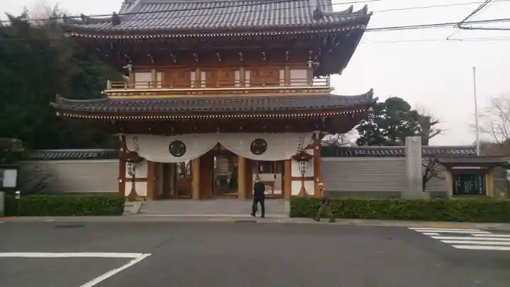伝通院の山門・神門