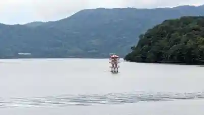 中島三重の塔の本殿・本堂