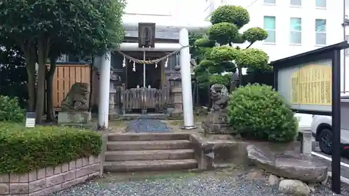 安積雷神社の鳥居