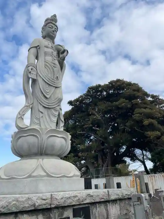成就院の{uncategorized: "未分類", other: "その他", undefined: "問題あり", building: "その他建物", grave: "お墓", sacred_gate: "鳥居", guardian: "狛犬", statue: "像", buddha: "仏像", history: "歴史", nature: "自然", garden: "庭園", animal: "動物", pagoda: "塔", temizu: "手水舎", mountain_gate: "山門・神門", sanctuary: "本殿・本堂", subordinate: "末社・摂社", art: "芸術", scenery: "景色", jizo: "地蔵", ema: "絵馬", goshuin: "御朱印", omikuji: "おみくじ", items: "授与品その他", amulet: "お守り", goshuincho: "御朱印帳", eats: "食事", festival: "お祭り", votive_dance: "神楽", shichigosan: "七五三参", wedding: "結婚式", experience: "体験その他", initially: "初詣", around: "周辺", anti_infection: "感染症対策"}