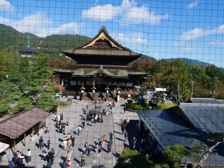 善光寺の本殿・本堂