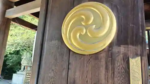 寒川神社の山門・神門