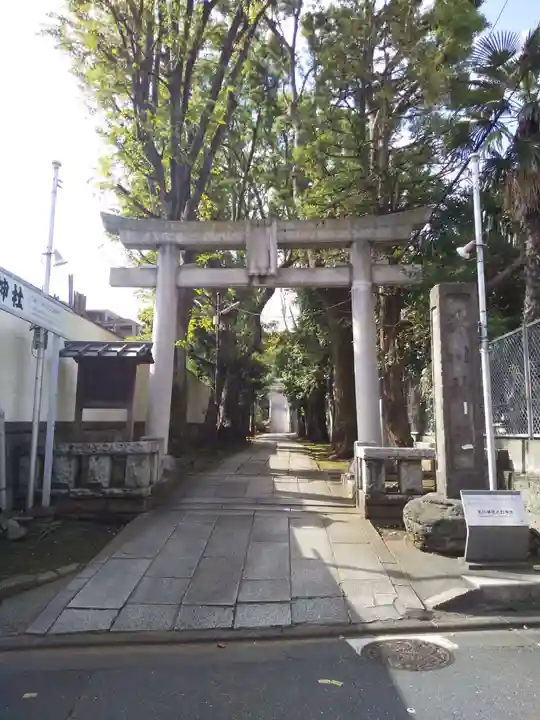 桐ヶ谷氷川神社の鳥居
