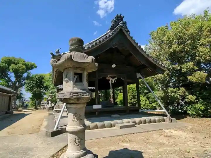 鈴置神社(矢合)の{uncategorized: "未分類", other: "その他", undefined: "問題あり", building: "その他建物", grave: "お墓", sacred_gate: "鳥居", guardian: "狛犬", statue: "像", buddha: "仏像", history: "歴史", nature: "自然", garden: "庭園", animal: "動物", pagoda: "塔", temizu: "手水舎", mountain_gate: "山門・神門", sanctuary: "本殿・本堂", subordinate: "末社・摂社", art: "芸術", scenery: "景色", jizo: "地蔵", ema: "絵馬", goshuin: "御朱印", omikuji: "おみくじ", items: "授与品その他", amulet: "お守り", goshuincho: "御朱印帳", eats: "食事", festival: "お祭り", votive_dance: "神楽", shichigosan: "七五三参", wedding: "結婚式", experience: "体験その他", initially: "初詣", around: "周辺", anti_infection: "感染症対策"}