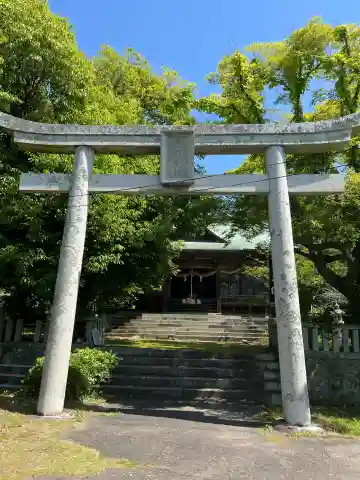 青莚神社の{uncategorized: "未分類", other: "その他", undefined: "問題あり", building: "その他建物", grave: "お墓", sacred_gate: "鳥居", guardian: "狛犬", statue: "像", buddha: "仏像", history: "歴史", nature: "自然", garden: "庭園", animal: "動物", pagoda: "塔", temizu: "手水舎", mountain_gate: "山門・神門", sanctuary: "本殿・本堂", subordinate: "末社・摂社", art: "芸術", scenery: "景色", jizo: "地蔵", ema: "絵馬", goshuin: "御朱印", omikuji: "おみくじ", items: "授与品その他", amulet: "お守り", goshuincho: "御朱印帳", eats: "食事", festival: "お祭り", votive_dance: "神楽", shichigosan: "七五三参", wedding: "結婚式", experience: "体験その他", initially: "初詣", around: "周辺", anti_infection: "感染症対策"}