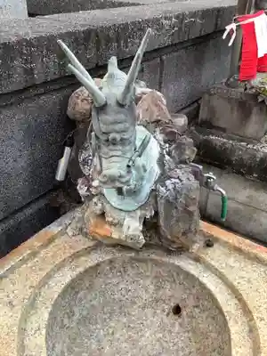 薬師寺（北外山）の手水舎