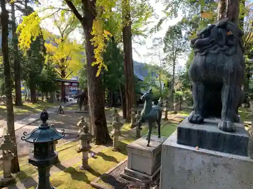 岡太神社・大瀧神社の狛犬