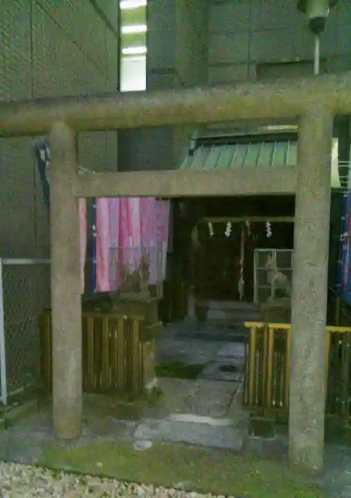 妙法衛護稲荷神社の鳥居
