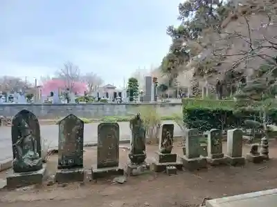 長竜寺の{uncategorized: "未分類", other: "その他", undefined: "問題あり", building: "その他建物", grave: "お墓", sacred_gate: "鳥居", guardian: "狛犬", statue: "像", buddha: "仏像", history: "歴史", nature: "自然", garden: "庭園", animal: "動物", pagoda: "塔", temizu: "手水舎", mountain_gate: "山門・神門", sanctuary: "本殿・本堂", subordinate: "末社・摂社", art: "芸術", scenery: "景色", jizo: "地蔵", ema: "絵馬", goshuin: "御朱印", omikuji: "おみくじ", items: "授与品その他", amulet: "お守り", goshuincho: "御朱印帳", eats: "食事", festival: "お祭り", votive_dance: "神楽", shichigosan: "七五三参", wedding: "結婚式", experience: "体験その他", initially: "初詣", around: "周辺", anti_infection: "感染症対策"}