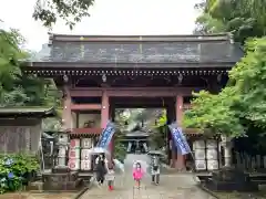 大宝八幡宮の山門