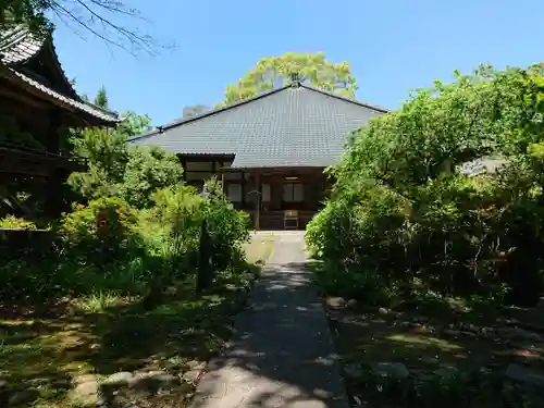 守綱寺の本殿・本堂