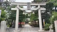 鎮守氷川神社の鳥居