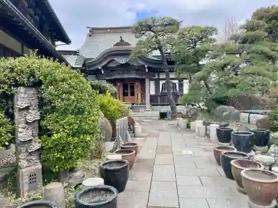 日蓮宗龍口山本龍寺の{uncategorized: "未分類", other: "その他", undefined: "問題あり", building: "その他建物", grave: "お墓", sacred_gate: "鳥居", guardian: "狛犬", statue: "像", buddha: "仏像", history: "歴史", nature: "自然", garden: "庭園", animal: "動物", pagoda: "塔", temizu: "手水舎", mountain_gate: "山門・神門", sanctuary: "本殿・本堂", subordinate: "末社・摂社", art: "芸術", scenery: "景色", jizo: "地蔵", ema: "絵馬", goshuin: "御朱印", omikuji: "おみくじ", items: "授与品その他", amulet: "お守り", goshuincho: "御朱印帳", eats: "食事", festival: "お祭り", votive_dance: "神楽", shichigosan: "七五三参", wedding: "結婚式", experience: "体験その他", initially: "初詣", around: "周辺", anti_infection: "感染症対策"}