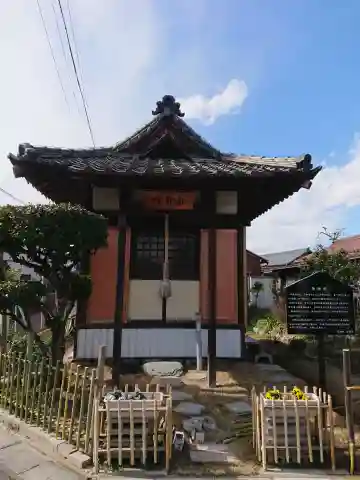 薬師堂の本殿・本堂