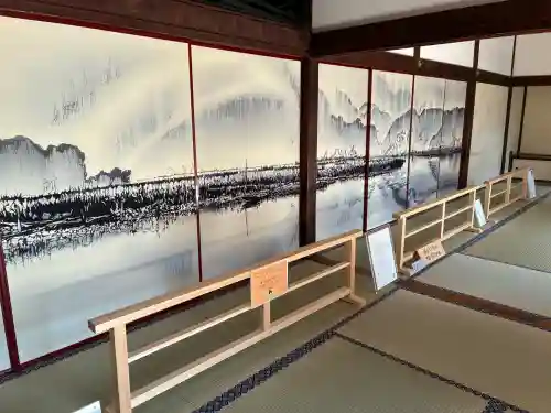 建仁寺（建仁禅寺）の{uncategorized: "未分類", other: "その他", undefined: "問題あり", building: "その他建物", grave: "お墓", sacred_gate: "鳥居", guardian: "狛犬", statue: "像", buddha: "仏像", history: "歴史", nature: "自然", garden: "庭園", animal: "動物", pagoda: "塔", temizu: "手水舎", mountain_gate: "山門・神門", sanctuary: "本殿・本堂", subordinate: "末社・摂社", art: "芸術", scenery: "景色", jizo: "地蔵", ema: "絵馬", goshuin: "御朱印", omikuji: "おみくじ", items: "授与品その他", amulet: "お守り", goshuincho: "御朱印帳", eats: "食事", festival: "お祭り", votive_dance: "神楽", shichigosan: "七五三参", wedding: "結婚式", experience: "体験その他", initially: "初詣", around: "周辺", anti_infection: "感染症対策"}