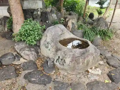 尾津神社（小山）の手水舎