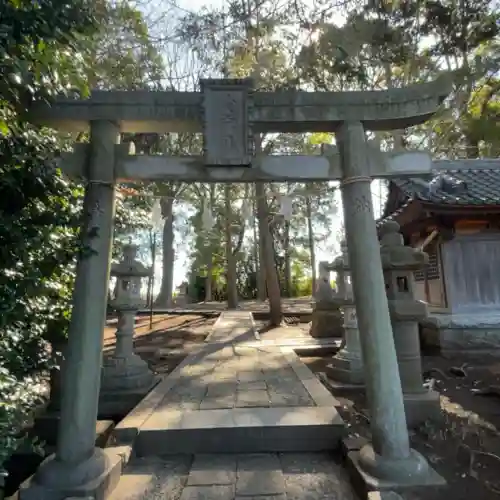 菅原神社の{uncategorized: "未分類", other: "その他", undefined: "問題あり", building: "その他建物", grave: "お墓", sacred_gate: "鳥居", guardian: "狛犬", statue: "像", buddha: "仏像", history: "歴史", nature: "自然", garden: "庭園", animal: "動物", pagoda: "塔", temizu: "手水舎", mountain_gate: "山門・神門", sanctuary: "本殿・本堂", subordinate: "末社・摂社", art: "芸術", scenery: "景色", jizo: "地蔵", ema: "絵馬", goshuin: "御朱印", omikuji: "おみくじ", items: "授与品その他", amulet: "お守り", goshuincho: "御朱印帳", eats: "食事", festival: "お祭り", votive_dance: "神楽", shichigosan: "七五三参", wedding: "結婚式", experience: "体験その他", initially: "初詣", around: "周辺", anti_infection: "感染症対策"}