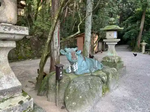 石上神宮の像