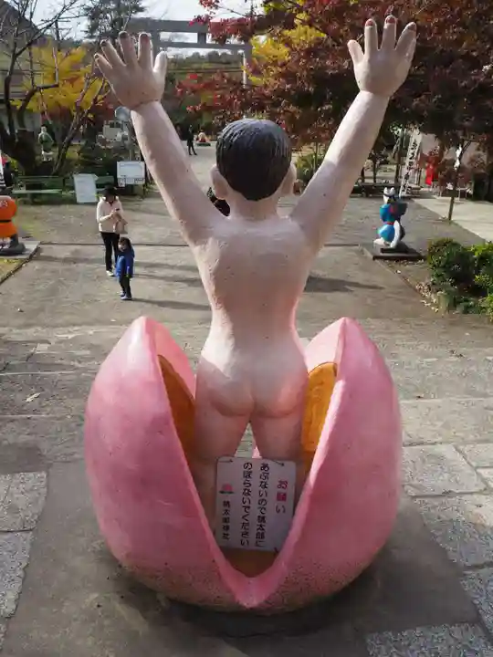 桃太郎神社(栗栖)の像