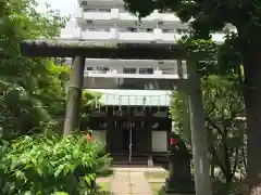 於岩稲荷田宮神社の鳥居