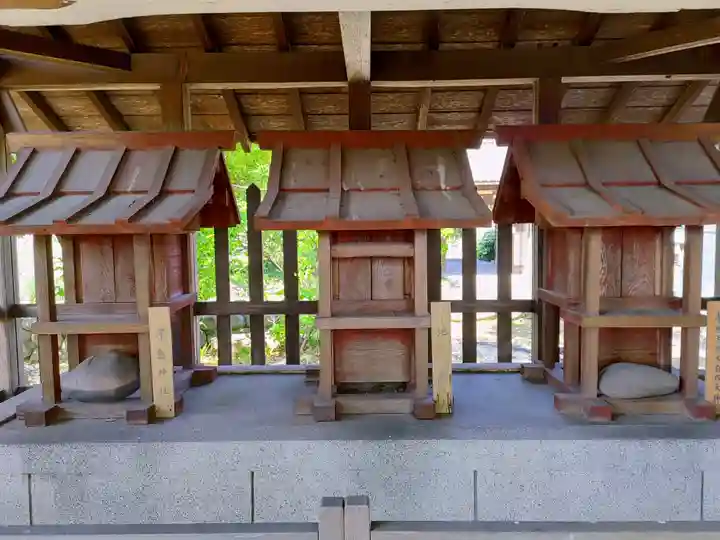 神明社(曽本神明社)の末社・摂社