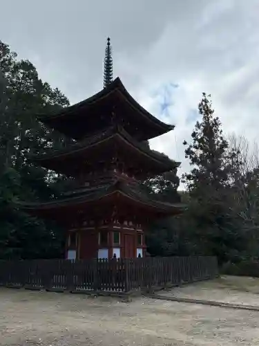 霊山寺の{uncategorized: "未分類", other: "その他", undefined: "問題あり", building: "その他建物", grave: "お墓", sacred_gate: "鳥居", guardian: "狛犬", statue: "像", buddha: "仏像", history: "歴史", nature: "自然", garden: "庭園", animal: "動物", pagoda: "塔", temizu: "手水舎", mountain_gate: "山門・神門", sanctuary: "本殿・本堂", subordinate: "末社・摂社", art: "芸術", scenery: "景色", jizo: "地蔵", ema: "絵馬", goshuin: "御朱印", omikuji: "おみくじ", items: "授与品その他", amulet: "お守り", goshuincho: "御朱印帳", eats: "食事", festival: "お祭り", votive_dance: "神楽", shichigosan: "七五三参", wedding: "結婚式", experience: "体験その他", initially: "初詣", around: "周辺", anti_infection: "感染症対策"}