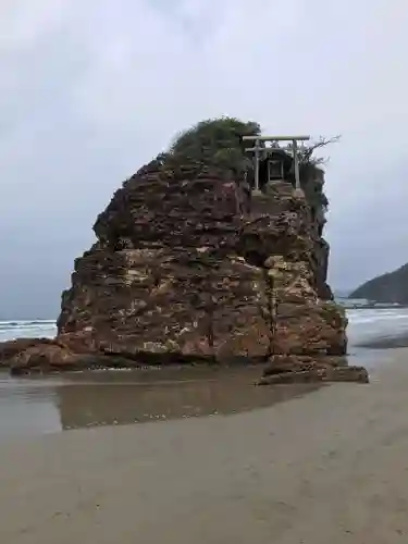 稲佐の浜　弁天島の鳥居