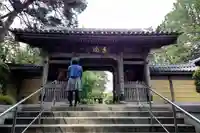 覚範寺の山門・神門