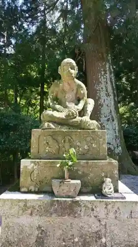 鳴谷神社の狛犬