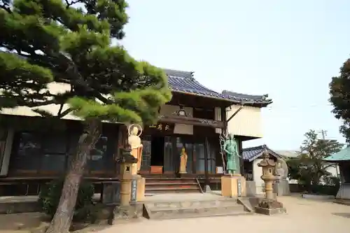 薬師寺の本殿・本堂