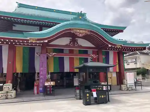 成田山横浜別院延命院の本殿・本堂