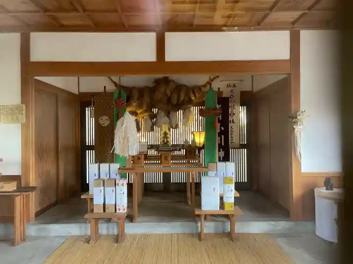 小川神社の{uncategorized: "未分類", other: "その他", undefined: "問題あり", building: "その他建物", grave: "お墓", sacred_gate: "鳥居", guardian: "狛犬", statue: "像", buddha: "仏像", history: "歴史", nature: "自然", garden: "庭園", animal: "動物", pagoda: "塔", temizu: "手水舎", mountain_gate: "山門・神門", sanctuary: "本殿・本堂", subordinate: "末社・摂社", art: "芸術", scenery: "景色", jizo: "地蔵", ema: "絵馬", goshuin: "御朱印", omikuji: "おみくじ", items: "授与品その他", amulet: "お守り", goshuincho: "御朱印帳", eats: "食事", festival: "お祭り", votive_dance: "神楽", shichigosan: "七五三参", wedding: "結婚式", experience: "体験その他", initially: "初詣", around: "周辺", anti_infection: "感染症対策"}
