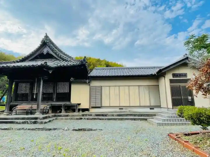光安寺の{uncategorized: "未分類", other: "その他", undefined: "問題あり", building: "その他建物", grave: "お墓", sacred_gate: "鳥居", guardian: "狛犬", statue: "像", buddha: "仏像", history: "歴史", nature: "自然", garden: "庭園", animal: "動物", pagoda: "塔", temizu: "手水舎", mountain_gate: "山門・神門", sanctuary: "本殿・本堂", subordinate: "末社・摂社", art: "芸術", scenery: "景色", jizo: "地蔵", ema: "絵馬", goshuin: "御朱印", omikuji: "おみくじ", items: "授与品その他", amulet: "お守り", goshuincho: "御朱印帳", eats: "食事", festival: "お祭り", votive_dance: "神楽", shichigosan: "七五三参", wedding: "結婚式", experience: "体験その他", initially: "初詣", around: "周辺", anti_infection: "感染症対策"}