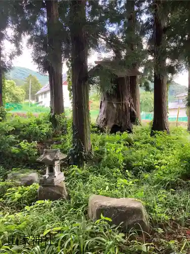 山家神社の末社