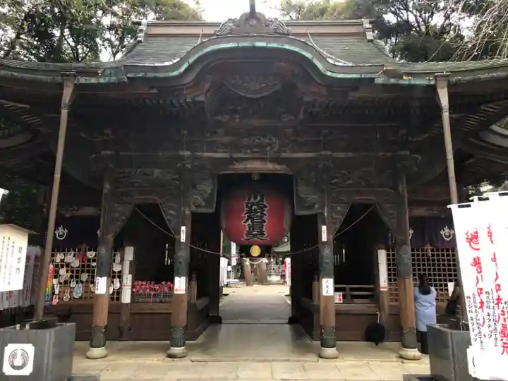 豊川閣 妙厳寺の山門・神門